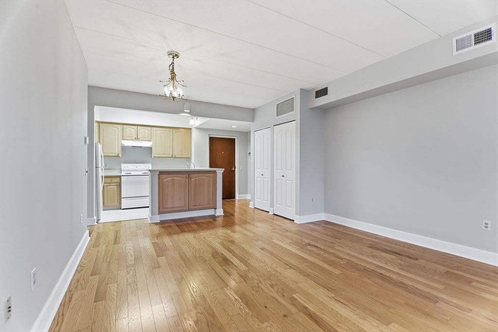 34 Sumner Avenue, Unit 210 Springfield, MA 01108 - Photo 7 of 25