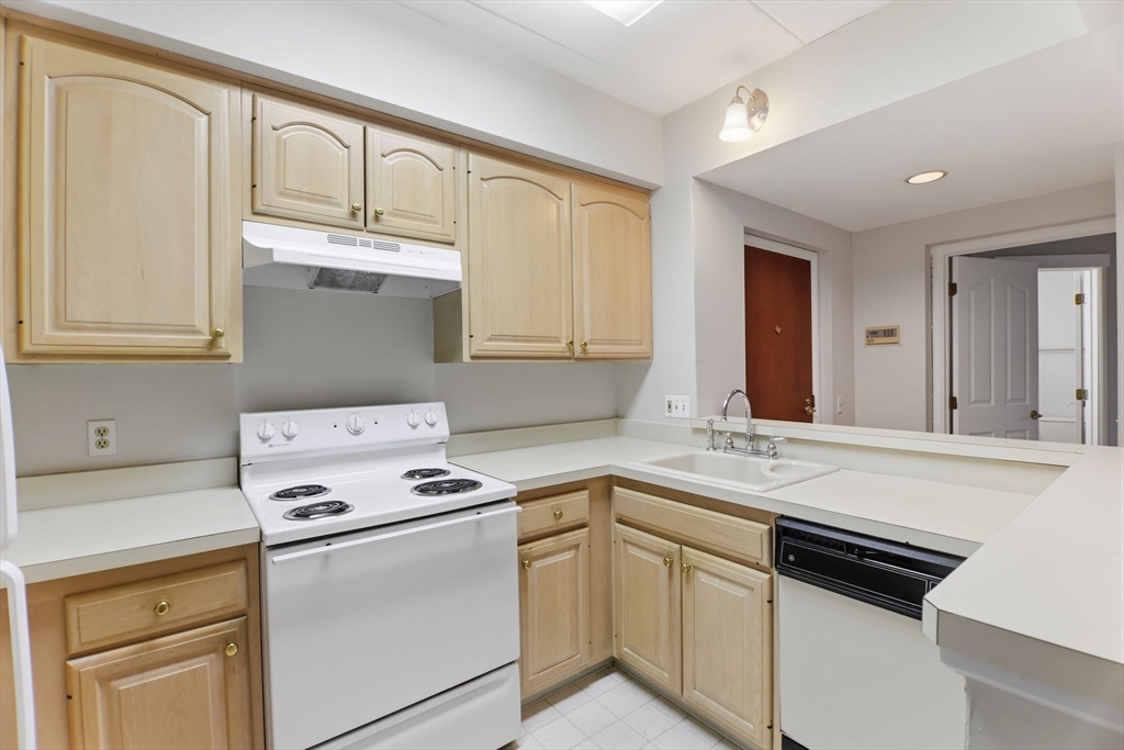 34 Sumner Avenue, Unit 210 Springfield, MA 01108 - Photo 8 of 25