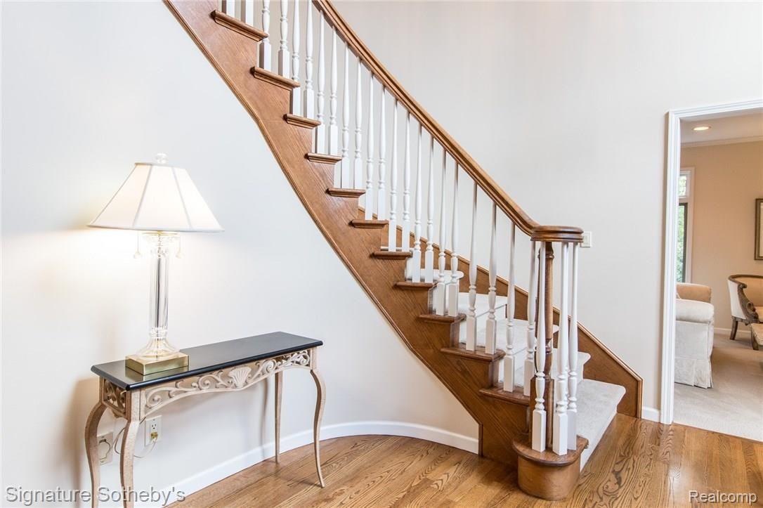 1650 Scenic Hollow Rochester, MI 48306 - Photo 11 of 60 222018HDR.jpg