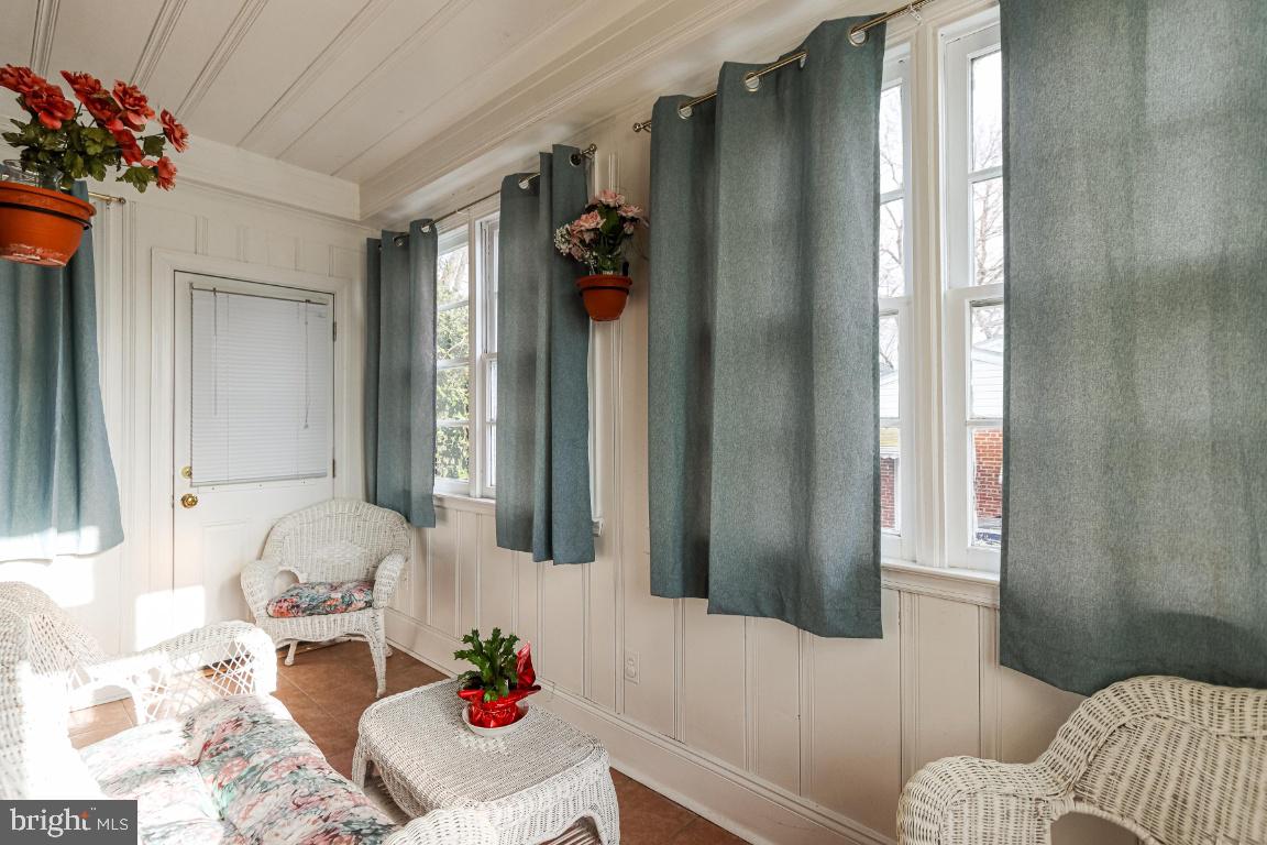 503 North Bend Road Baltimore, MD 21229 - Photo 21 of 47 Sun porch