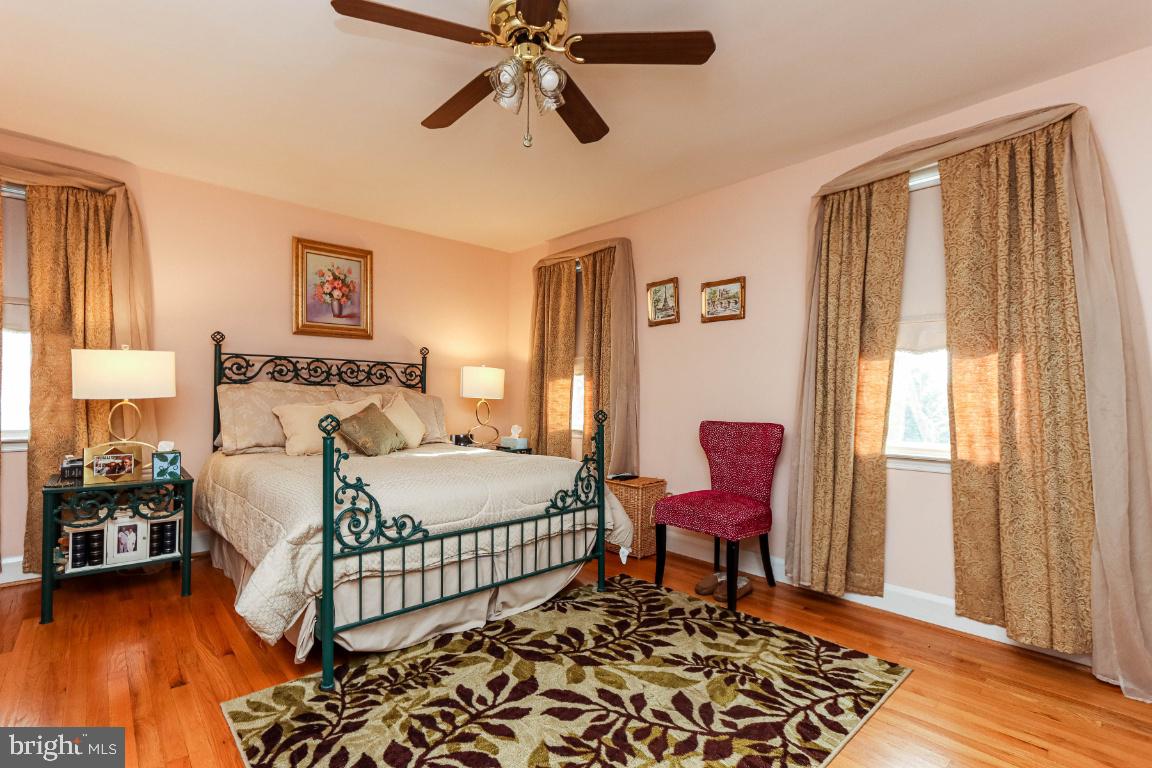 503 North Bend Road Baltimore, MD 21229 - Photo 23 of 47 Primary bedroom