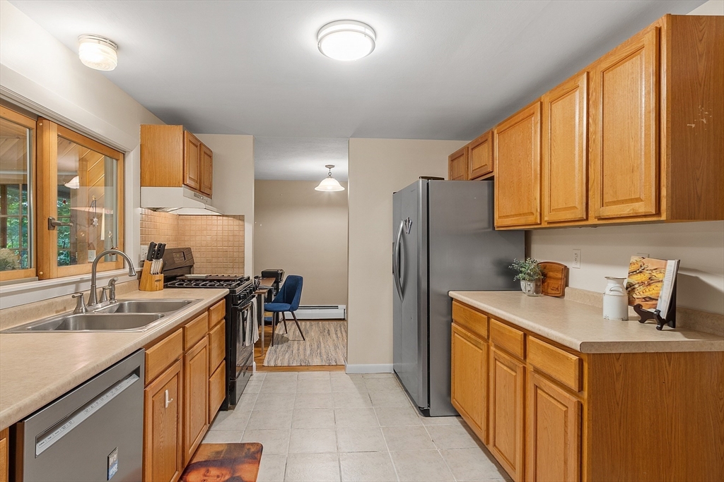 42 Oneida Road Acton, MA 01720 - Photo 6 of 26 Gallery Image 6