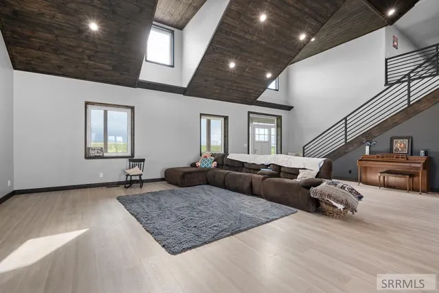 $1,500,000 | 12027 East 101 North, Idaho Falls, ID 83401