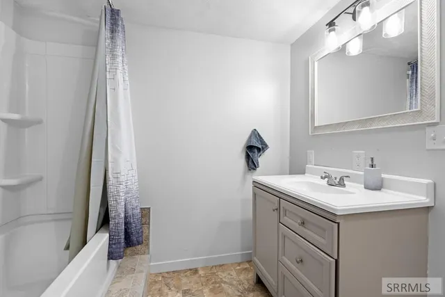 $1,500,000 | 12027 East 101 North, Idaho Falls, ID 83401