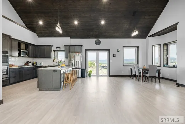 $1,500,000 | 12027 East 101 North, Idaho Falls, ID 83401