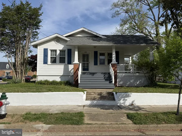 $2,300 | 1237 Seacobeck Street, Fredericksburg, VA 22401