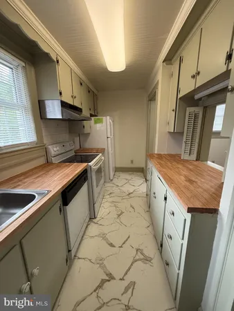 $2,300 | 1237 Seacobeck Street, Fredericksburg, VA 22401