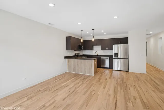 $2,250 | 1246 South Fairfield Avenue, Unit 1, Chicago, IL 60608