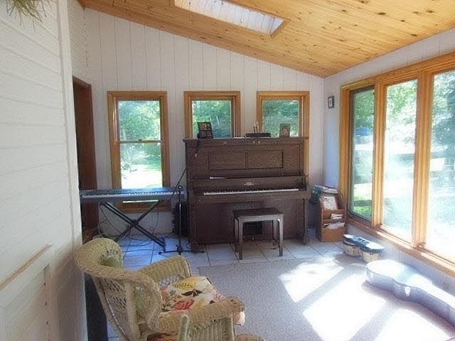 7593 Summerfield Road Lambertville, MI 48144 - Photo 13 of 20 20367482-12.JPG