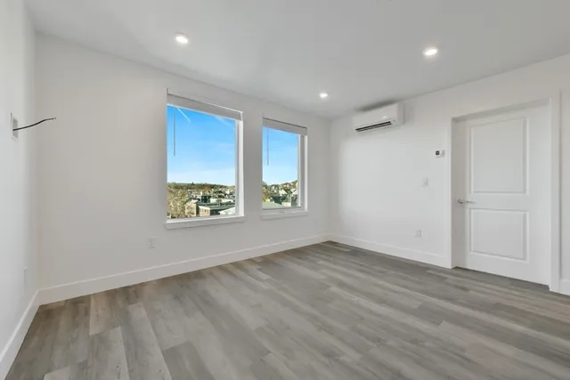 $2,300 | 585 Essex Street, Unit 509, Lynn, MA 01901