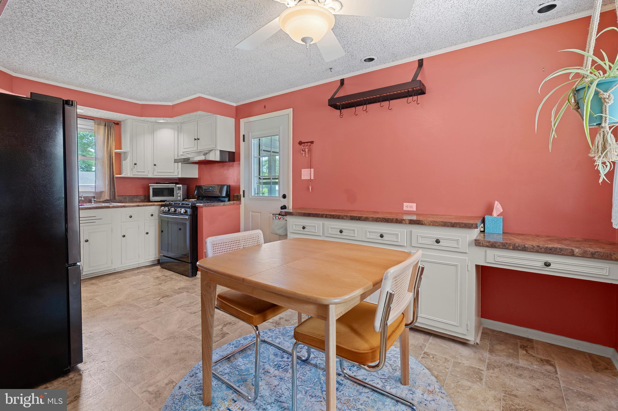342 Maxson Road Lancaster, PA 17601 - Photo 5 of 30 Gallery Image 5