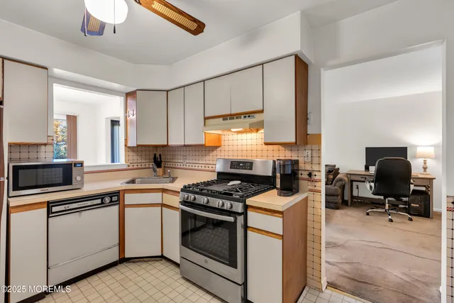 $519,000 | 30 Oak Mews Court, Unit 4, Asbury Park, NJ 07712