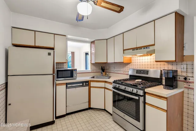 $519,000 | 30 Oak Mews Court, Unit 4, Asbury Park, NJ 07712