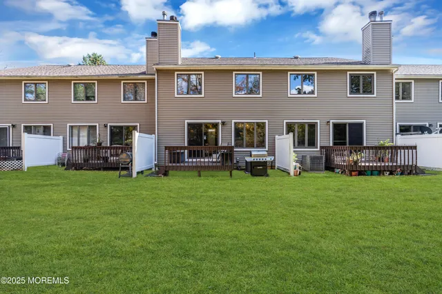 $519,000 | 30 Oak Mews Court, Unit 4, Asbury Park, NJ 07712