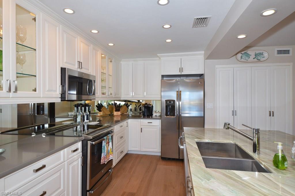 4043 Crayton Road, Unit 4043 Naples, FL 34103 - Photo 6 of 16 Gallery Image 6
