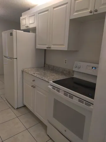 $196,000 | 150 Pineview Road, Unit E4, Jupiter, FL 33469