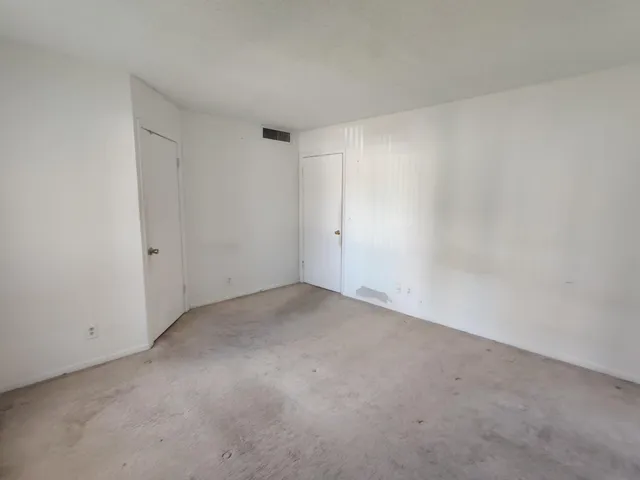 $196,000 | 150 Pineview Road, Unit E4, Jupiter, FL 33469