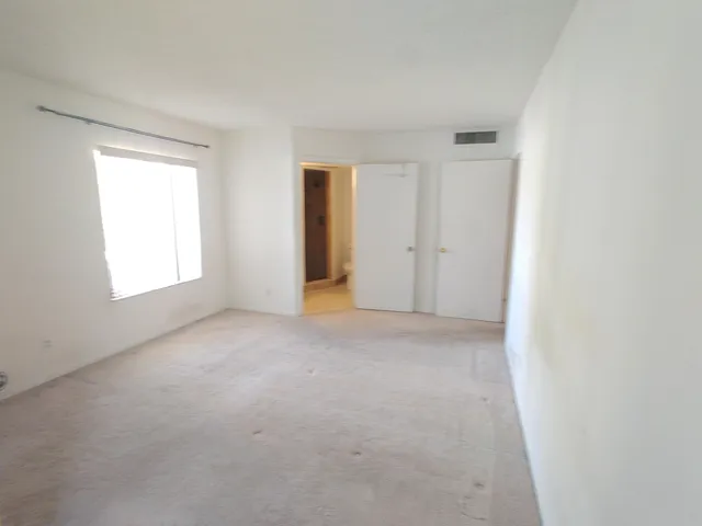 $196,000 | 150 Pineview Road, Unit E4, Jupiter, FL 33469