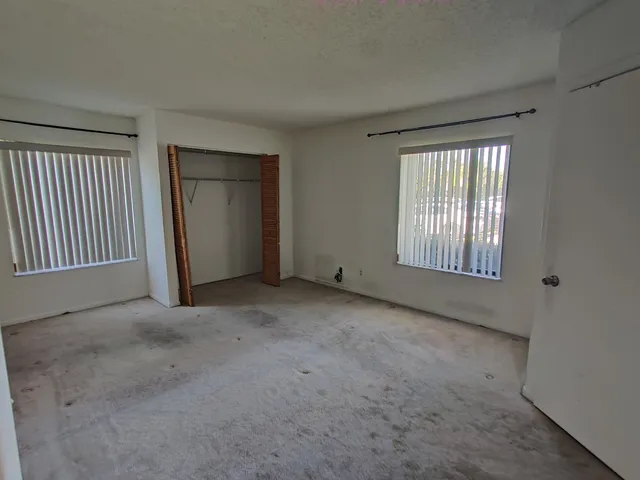 $196,000 | 150 Pineview Road, Unit E4, Jupiter, FL 33469