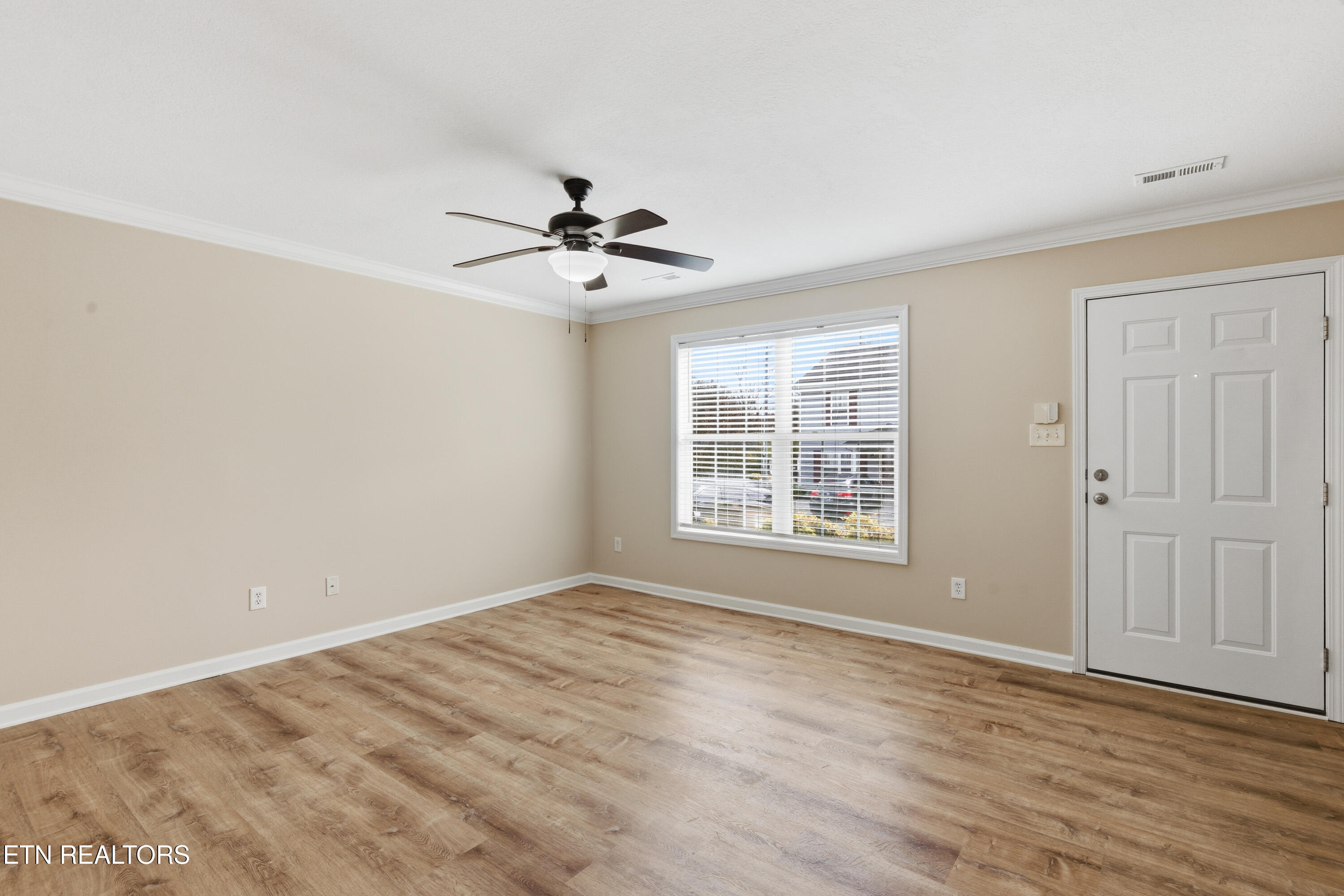 937 Micro Way Knoxville, TN 37912 - Photo 4 of 24 011