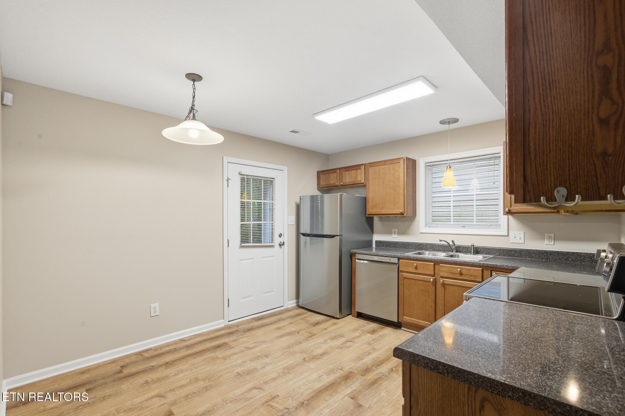 937 Micro Way Knoxville, TN 37912 - Photo 6 of 24 Photo Nov 21 2025, 9 58 14 PM (4)