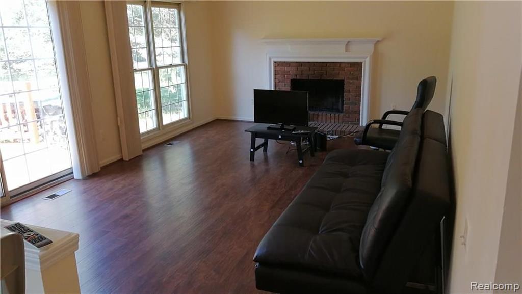 2302 Pleasant View Drive Rochester Hills, MI 48306 - Photo 7 of 22