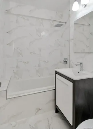 $4,900 | 77 West 55th Street, Unit 15H | Midtown Central