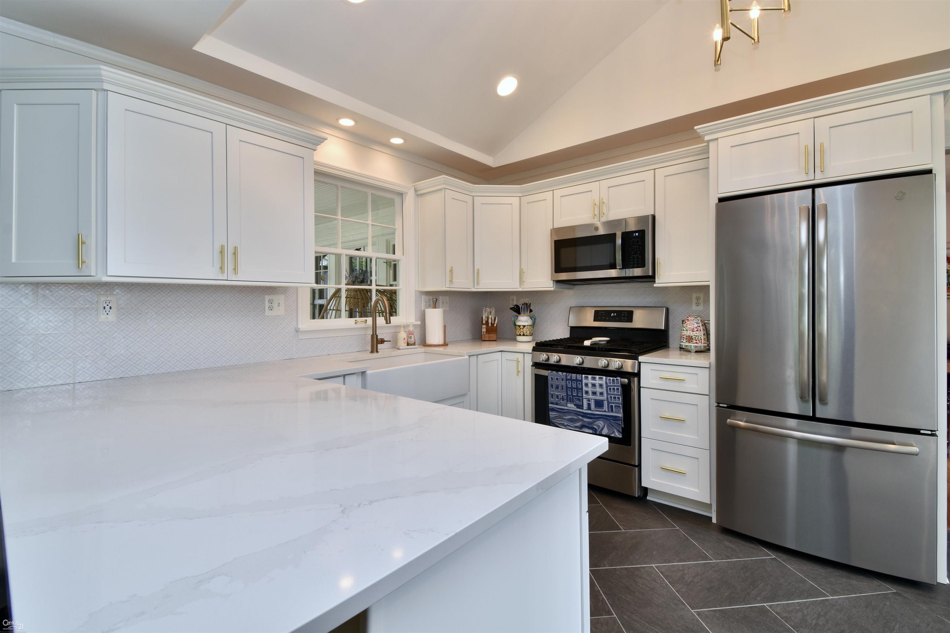 330 Kerby Road Grosse Pointe Farms, MI 48236 - Photo 18 of 34