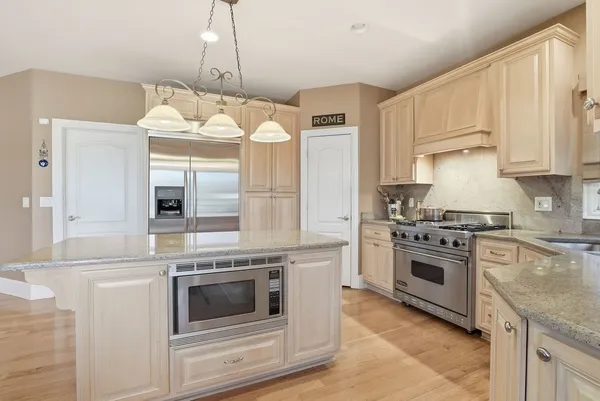 $680,000 | 22627 Limestone Court, Frankfort, IL 60423