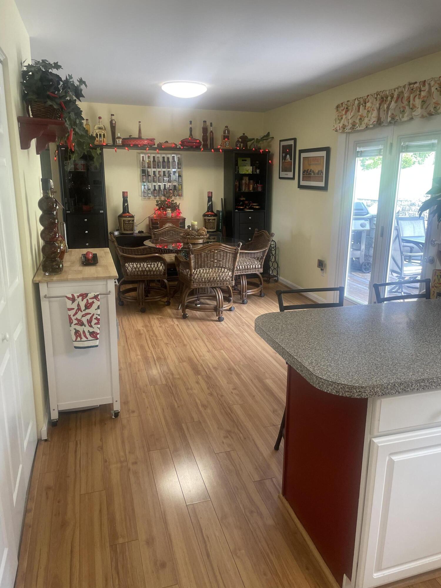 37 Cherry Ridge Lane Lexington, VA 24450 - Photo 23 of 41 Breakfast Area