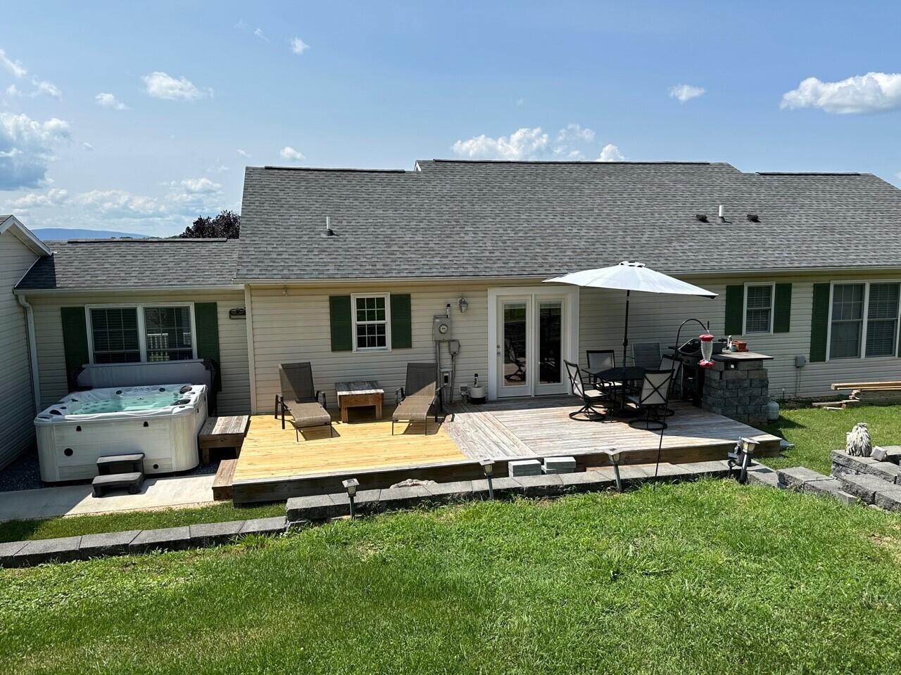 37 Cherry Ridge Lane Lexington, VA 24450 - Photo 9 of 41 Back of house