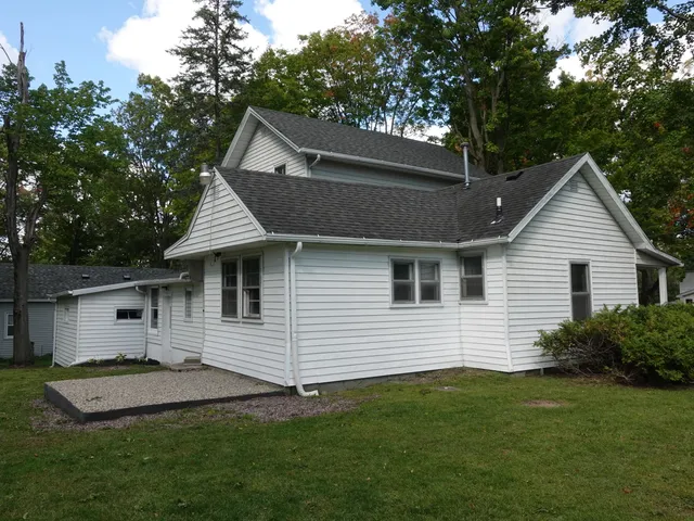 $209,900 | 215 New Street, Stanton, MI 48888