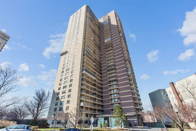 $250,000 | 6040 Boulevard East, Unit 29N, West New York, NJ 07093