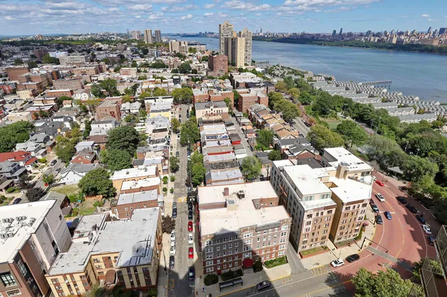 $250,000 | 6040 Boulevard East, Unit 29N, West New York, NJ 07093