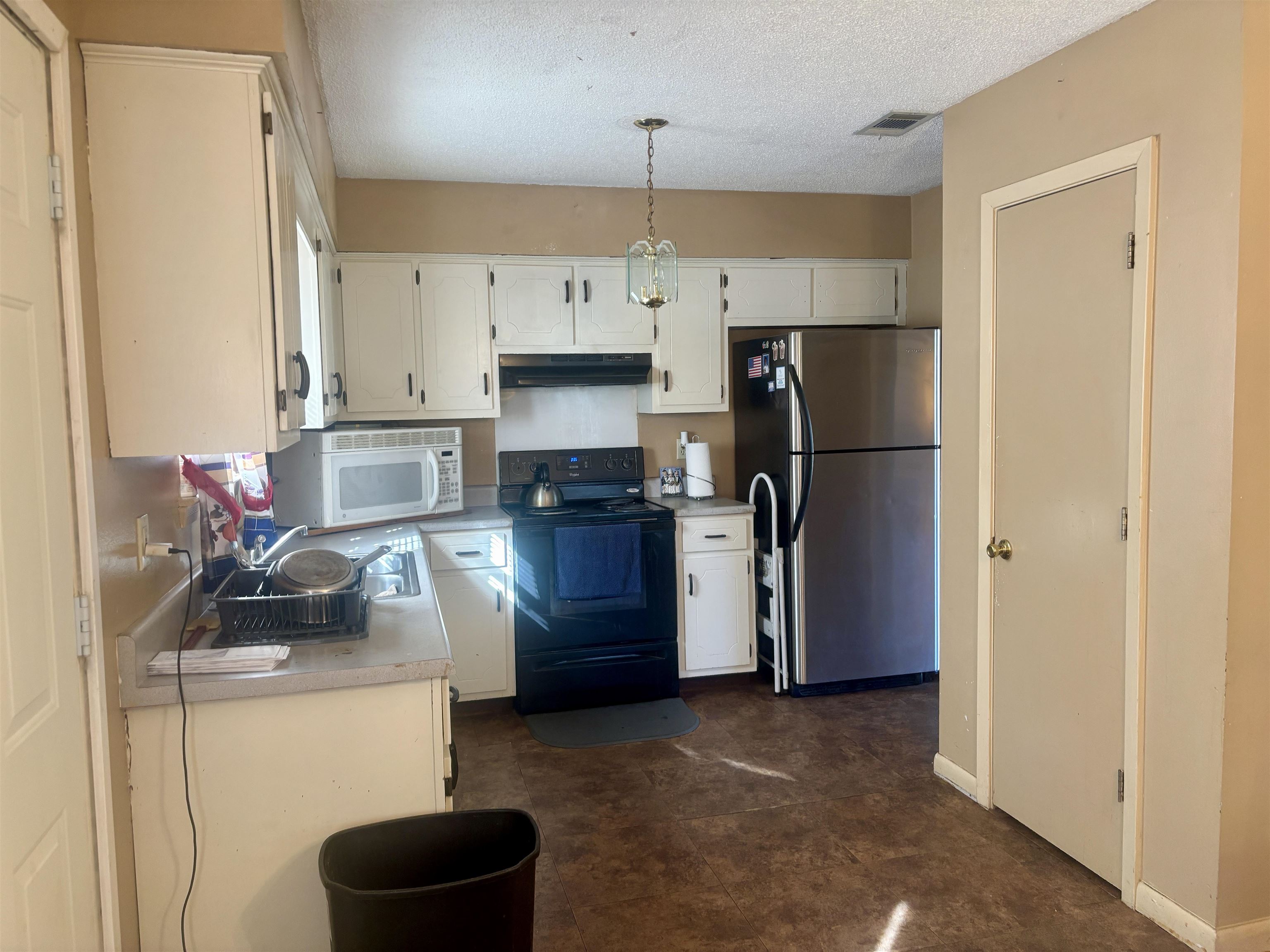 320 South Pecan Street Foley, AL 36535 - Photo 6 of 17 Kitchen