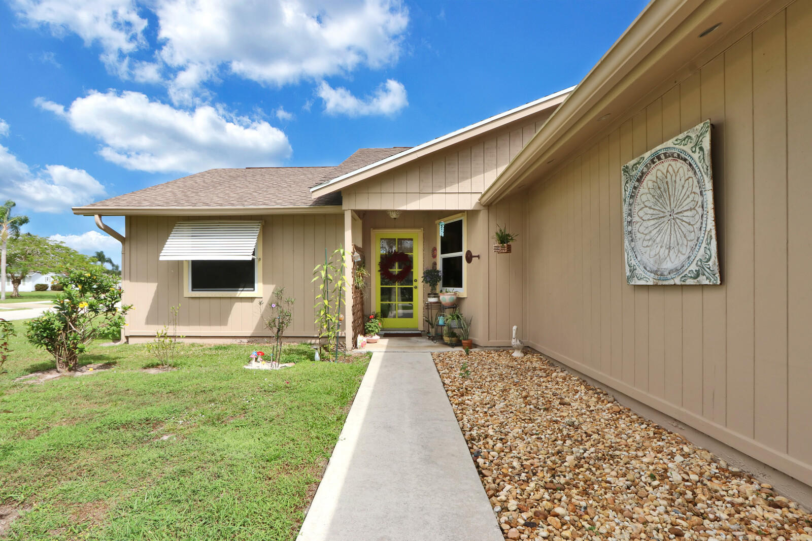 6811 Southeast Raintree Avenue Stuart, FL 34997 - Photo 4 of 24 04_Image_4_mls