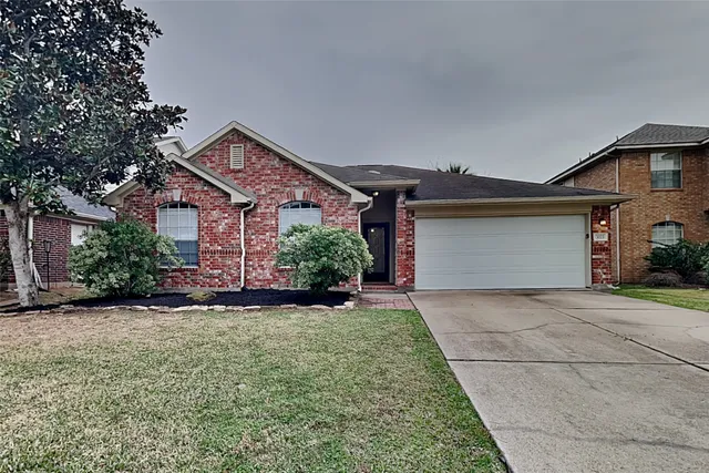 $2,295 | 3023 Glencullen Lane, Pearland, TX 77584