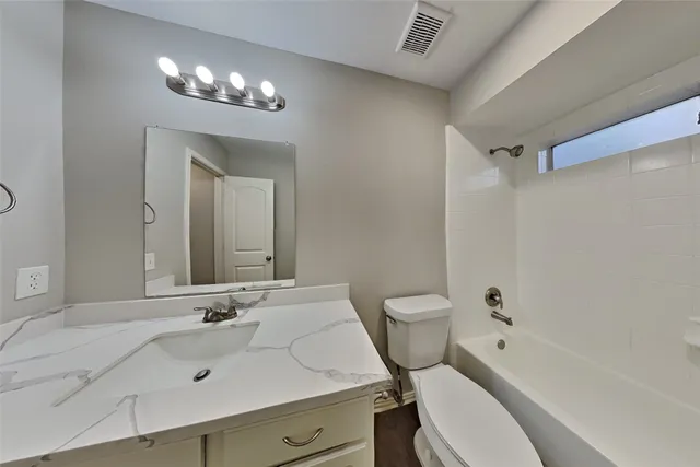 $2,295 | 3023 Glencullen Lane, Pearland, TX 77584