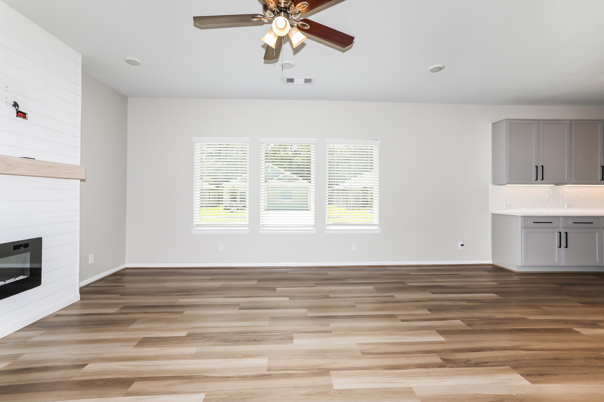 811 Steam Rdg Lane Tomball, TX 77375 - Photo 3 of 15