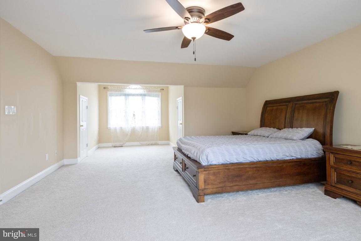 9717 Rugby Court Ellicott City, MD 21042 - Photo 24 of 59 Sitting area in master bedroom