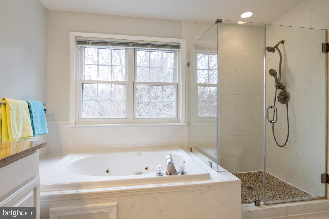9717 Rugby Court Ellicott City, MD 21042 - Photo 27 of 59 Jet tub in the master bath
