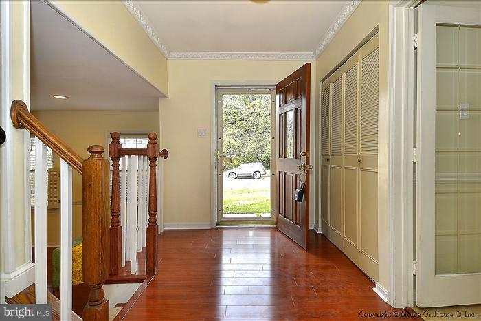 11 Treworthy Road Gaithersburg, MD 20878 - Photo 8 of 28 Interior (General)