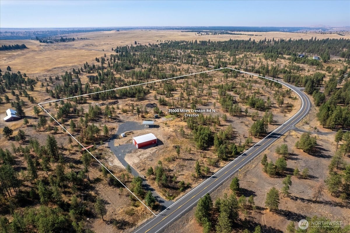 35000 Miles Creston Road North Creston, WA 99117 - Photo 2 of 26 a view of a city from a terrace