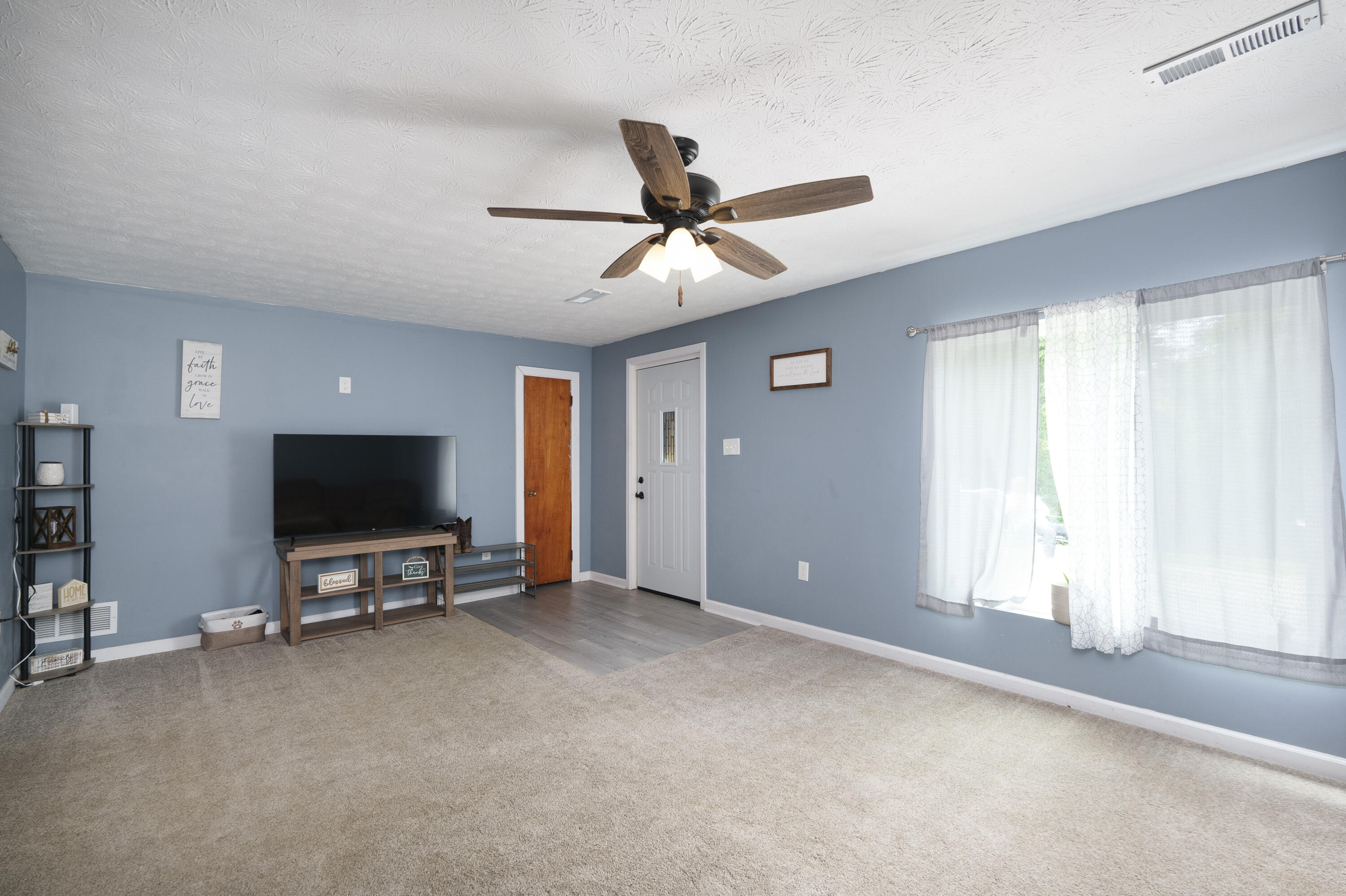 5126 Hogg Ridge Road De Mossville, KY 41033 - Photo 10 of 25 Gallery Image 10