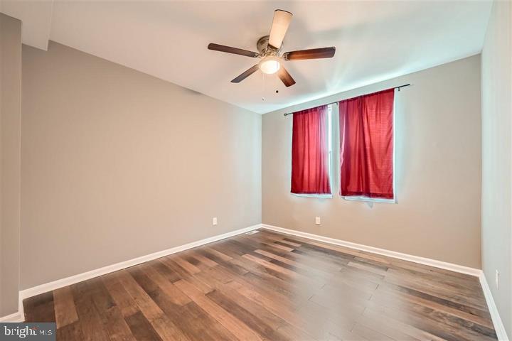 3927 Boarman Avenue Baltimore, MD 21215 - Photo 12 of 17