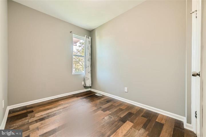 3927 Boarman Avenue Baltimore, MD 21215 - Photo 13 of 17