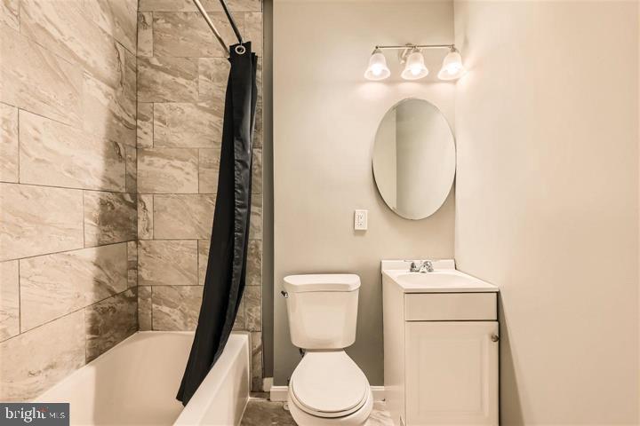 3927 Boarman Avenue Baltimore, MD 21215 - Photo 14 of 17