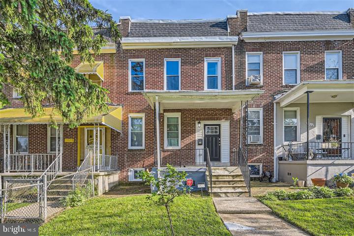 3927 Boarman Avenue Baltimore, MD 21215 - Photo 2 of 17