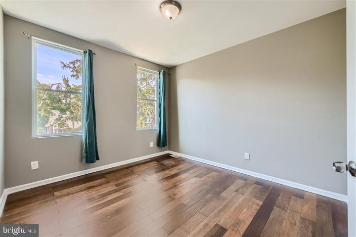 3927 Boarman Avenue Baltimore, MD 21215 - Photo 10 of 17