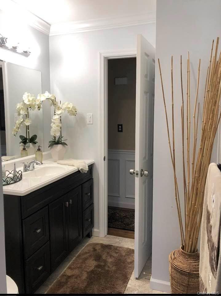 26 Nelson Road Selden, NY 11784 - Photo 9 of 13 Gallery Image 9